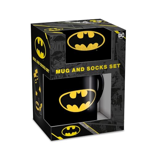 Pyramid International Tassen- und Socken-Set mit Batman-Logo, ikonisches Batman-Logo, ideal für Fans, inklusive gemütlichen Socken, langlebig und mikrowellengeeignet, ideal für den täglichen Gebrauch Pyramid International Tassen- und Socken-Set mit Batman-Logo, ikonisches Batman-Logo, ideal für Fans, inklusive gemütlichen Socken, langlebig und mikrowellengeeignet, ideal für den täglichen Gebrauch von Pyramid International