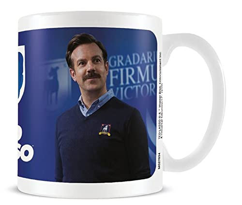 Pyramid International Ted Lasso Tasse in Geschenkbox (Believe in Believe Design), 325 ml Keramiktasse, offizielles Merchandise-Produkt (MG27034) von Pyramid International