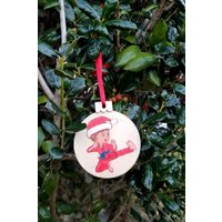 Benutzerdefinierte Karate Kid Martial Arts Weihnachtsmütze Andenken Weihnachtsverzierung - Handgemacht 2024 -Holz Gebrannt Einzigartiges Geschenk von PyroPhilArtwork