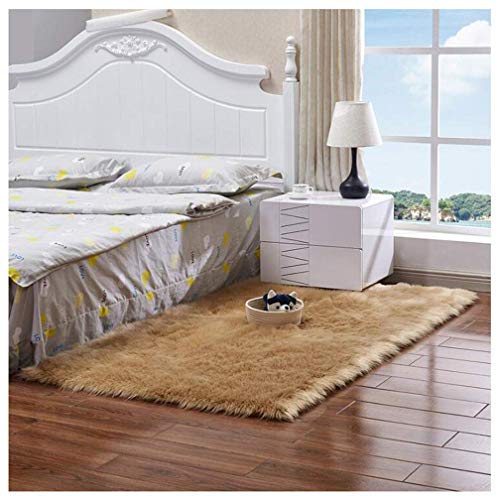 QINGLOU Faux Lammfell Schaffell Teppich (75 x 120cm) Wohnzimmer Schlafzimmer Kinderzimmer/Als Faux Bett-Vorleger oder Matte für Stuhl Sofa (Brown, 75 x 120cm) von QINGLOU