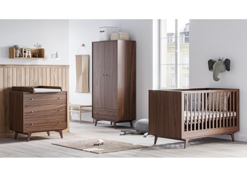 QMM TraumMoebel Babyzimmer Kinderzimmer komplett Set Maddy Weiß Walnuss Schrank Kommode Bett (Walnuss) von QMM TraumMoebel