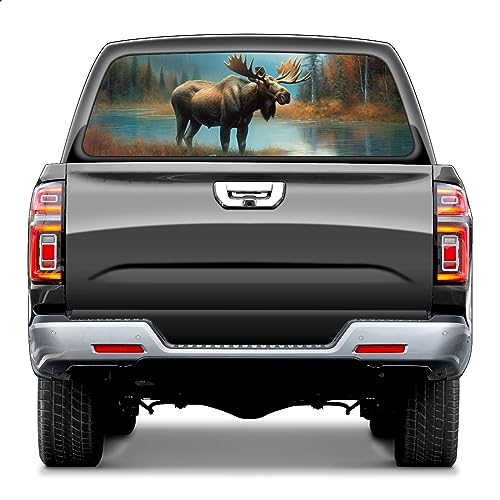 Aufkleber for die Heckscheibe eines Pickup-Trucks, Aufkleber for die Heckscheibe eines LKWs, Elch im Fluss, Pickup-Autofensteraufkleber, 65 x 22 Zoll, perforierte Vinyl-Fensterfolie for die Heckscheib von QQYDZSW