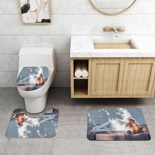 QRFASFZO 3 Stück Badematten und WC Vorleger Microfaser Weiches Badteppich badvorleger rutschfest Waschbar Badezimmerteppich Set,Tier, EIN weiß-brauner Hund, liegt auf Holz, Sonnenlicht ist im Hinter QRFASFZO 3 Stück Badematten und WC Vorleger Microfaser Weiches Badteppich badvorleger rutschfest Waschbar Badezimmerteppich Set,Tier, EIN weiß-brauner Hund, liegt auf Holz, Sonnenlicht ist im Hinter von QRFASFZO