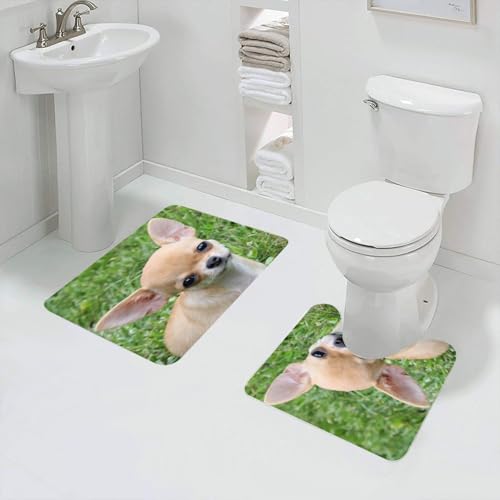 QRFASFZO Badezimmerteppich - Kit 2 Teile,Tier, EIN süßer Chihuahua-Welpe starrt auf den üppigen Rasen,absorbierbares waschbares Badezimmerteppich für Badewannen,Toiletten und Böden von QRFASFZO