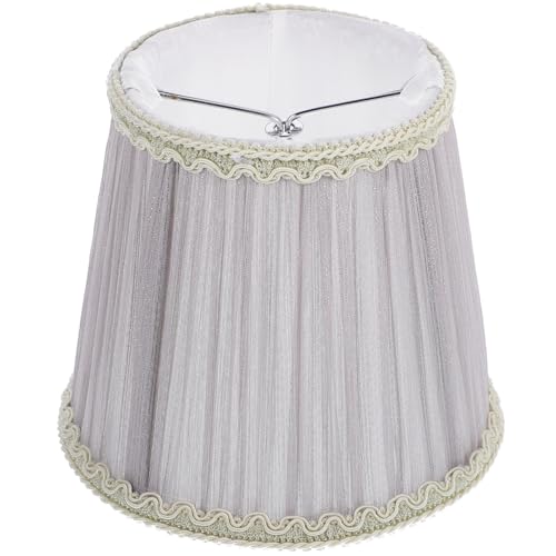 QUMIIRITY Europäischer Stil Lampenschirm für Tischlampe Kreativer Lampenschirm mit Einzigartigem Design für Schlafzimmer und Wohnzimmer zur Verschönerung Ihrer Beleuchtung QUMIIRITY Europäischer Stil Lampenschirm für Tischlampe Kreativer Lampenschirm mit Einzigartigem Design für Schlafzimmer und Wohnzimmer zur Verschönerung Ihrer Beleuchtung von QUMIIRITY