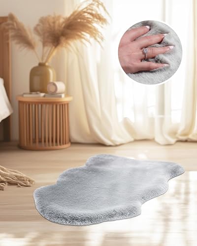 Qiyano Hochflor Teppich Grau Fell-Form für Wohnzimmer aus Kunstfell weich Flauschteppich Fellimitat Flauschiger Soft Shaggy, Fellteppich (Imitat) Farbe: Grau, Größe: 60 x 90 cm Sheepskin von Qiyano