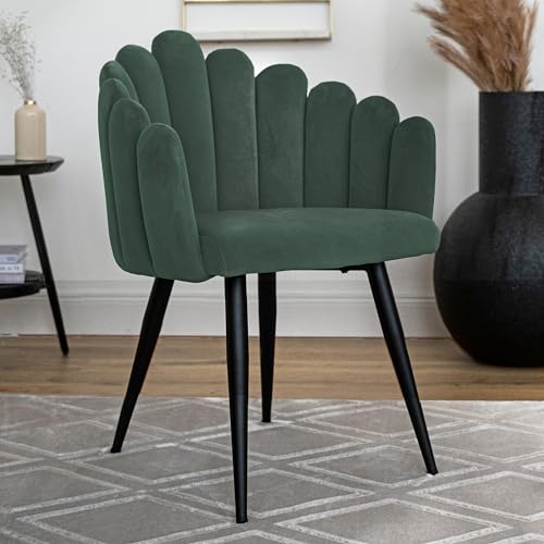 Qiyano Sessel Samtiger Stuhl mit Armlehne in Muschel-Form Glamour für Schminktisch Wohnzimmer oder Esszimmer Designer Thron-Stuhl Samt, Farbe: Dunkel-Grün von Qiyano