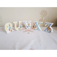 Vintage Beatrix Potter Porzellan Freistehende Anfangsbuchstaben - Q, U, V, X & Z Boxed von QuaintItFunky