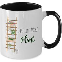 Nur Noch Eine Pflanze Tasse Geschenk Für Pflanzenliebhaber Mama Pflanzenfrau Lustige Pflanzenbecher Geburtstagsgeschenk Kaffeebecher von QualityGearPro