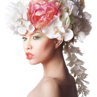 queence Acrylglasbild "Frau mit Blumenhut" von Queence