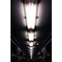 queence Acrylglasbild "Licht im Zug" von Queence