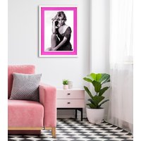 queence Bild mit Rahmen "Brigitte Bardot", Bilder von Frauen-Film-Filmfiguren-Frau, (1 St.), Poster mit buntem Acrylglas Passepartout von Queence