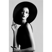 queence Bild mit Rahmen "oder Poster, Evgenia", Bilder von Frauen-Fashion-Foto-Frau-Magazincover-Mode-Portrait-Schwarz-Weiß, (1 St.), HD Premium Druck von Queence