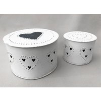2 Runde Deckeldose Shabby Chic Metalldose Landhausstil Herz Herzen von QueenofGarbage2