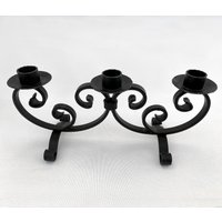 Geschmiedeter Kerzenständer Schmiedeeisen Kerzenhalter Kerzenleuchter Schwerer Gusseisen Geschnörkelt Rustikal Geschmiedeter Kerzenständer Schmiedeeisen Kerzenhalter Kerzenleuchter Schwerer Gusseisen Geschnörkelt Rustikal von QueenofGarbage2