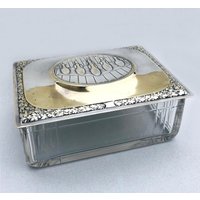 Glasschatulle Mit Metalldeckel Neusilber Kegel Blattmotiv Klappdeckel von QueenofGarbage2