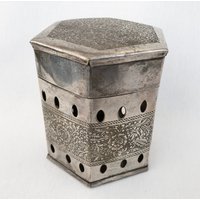 Seckseckige Messingdose Versilberte Dose Potpourri Ziselierte Deckeldose Für Getrocknete Blüten von QueenofGarbage2