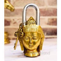 Messing Vorhängeschloss Lord Buddha Handgefertigtes Schönes Antikes Design-Vorhängeschloss Gifting Für Hochzeit, Jubiläum, Wohnkultur, Möbel von Questisland