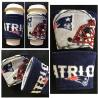 A [Set Of 2] Nfl New England Patriots Fleece Stoff Kaffee Gemütlich, Wegwerf Kaffeetasse Halter - Coffee Sleeve Cozies von QuiltNCrochet