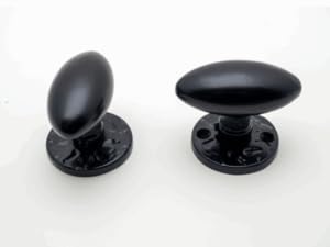 Türgriff oval, Aluminium, schwarz auf Rosette mit Zylinderloch. von Quincadeco