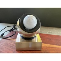 Positionierbare Eyeball Lampe Cosmic Spaceage Mit Sockel Im Stil Von Robert Sonneman Orb - J von QuirkyandCuriousShop