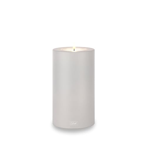 Qult Farluce Trend Cloud Grey ∅ 8 + 10 cm • Teelichthalter in Kerzenform • Kerze • Kunststoffkerze in Kerzenoptik • Teelichtkerze mit Teelichteinsatz • inkl. Teelicht (Ø 10 H 18 cm) von Qult
