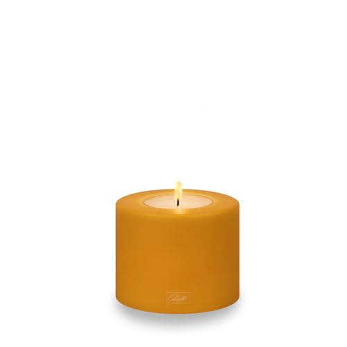 Qult Farluce Trend Curry ∅ 8 + 10 cm • Teelichthalter in Kerzenform • Kerze • Kunststoffkerze in Kerzenoptik • Teelichtkerze mit Teelichteinsatz • inkl. Qult Maxilights Teelicht (Ø 10 H 8 cm) von Qult