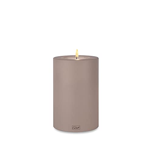 Qult Farluce Trend • Farbe Taupe • ∅ 10 cm Höhe 15 cm • Teelichthalter in Kerzenform • Kunststoffkerze in Kerzenoptik • Mit Teelichteinsatz • inkl. 1 TLM16 Maxilight Teelicht (für ∅ 10 & 12 cm) von Qult