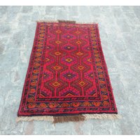 Handgeknüpfter Kleiner Teppich Vintage Mini 100x50cm Orientteppich Handgefärbt Pflanzengefärbt von Qureshirugs