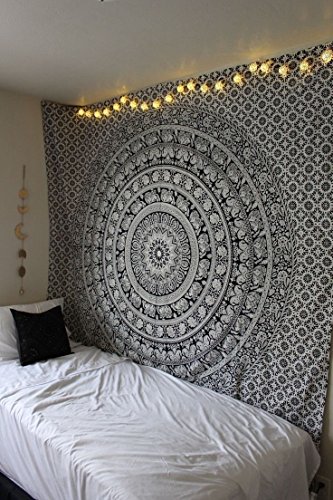 RAJRANG Mandala Wandteppich Schwarz Weiß 213 x 137 cm Baumwolle Boho Böhmischer Wandbehang für Wohnzimmer Dekor von RAJRANG BRINGING RAJASTHAN TO YOU