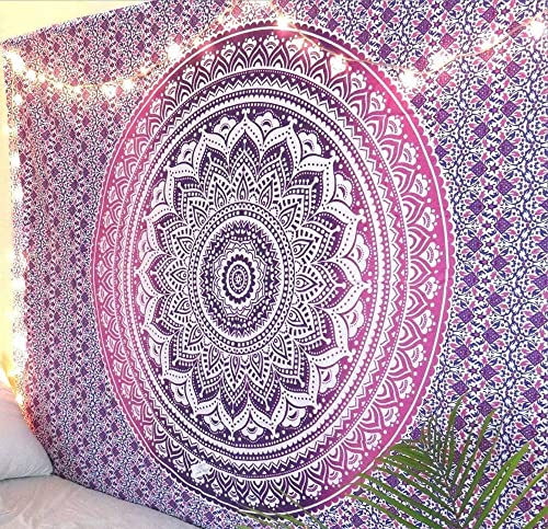 Rosafarbener Ombre Wandteppich 213 x 228 cm, dekorativer Hippie-Konigin-Mandala-Wandbehang, bohmischer indischer Schlafsaal, florale, asthetische Wandteppiche fur die Schlafzimmerdekoration von RAJRANG BRINGING RAJASTHAN TO YOU