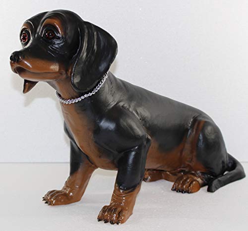 RAKSO Deko Garten Figur Dekofigur Gartenfigur Hundefigur Dackel sitzend aus Kunststoff Höhe 32 cm von RAKSO