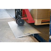 Überfahrbrücke 550mm - Breite 1250mm - Traglast 4000kg - VT5512 von RAMPE DE CHARGEMENT - MATISERE