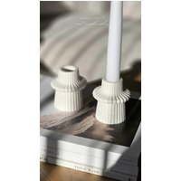 Serenity Gerippter Kerzenhalter Duo | 2Er-Set Handgemachte Neutrale Tafelkerzen von REALMISHMASH