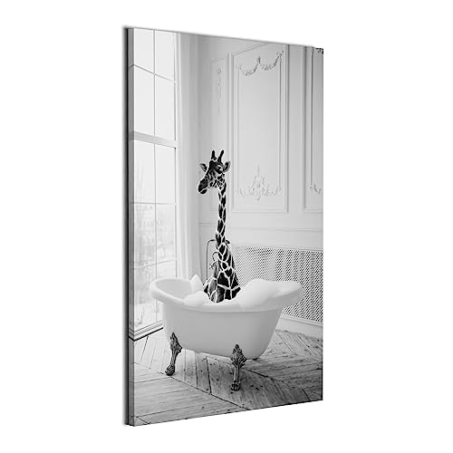 REVOLIO 40x60 cm Bilder Badezimmer - Bad Bilder Tierbilder - Badezimmer Deko Leinwandbild Wandbilder fur Wohnzimmer Wanddeko - Giraffe Tier in der Badewanne schwarz weiß von REVOLIO