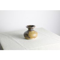 Handgefertigte Vase | 10 cm Aus Keramik in Braun Und Beige Handgefertigte Vase | 10 cm Aus Keramik in Braun Und Beige von RFeldmannEntwurf