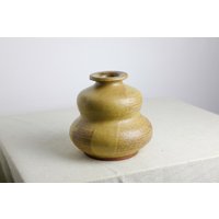 Handgefertigte Vase Aus Keramik | 13, 5 cm in Braun Handgefertigte Vase Aus Keramik | 13, 5 cm in Braun von RFeldmannEntwurf