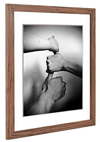 Bilderrahmen Alice mit Passepartout und Acrylglas I Farbe Nussbaum I Rahmen in 25x60 cm I Bildgröße 20x50 cm Bilderrahmen Alice mit Passepartout und Acrylglas I Farbe Nussbaum I Rahmen in 25x60 cm I Bildgröße 20x50 cm von RG24