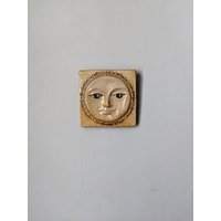 Keramik-Sonne-Vintage-Fliese Handgefertigt Keramik-Sonne-Vintage-Fliese Handgefertigt von RGbyleonn