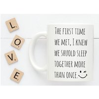 Lustige Kaffee Tasse Freund Becher Der Ersten Zeit Wir Trafen Valentinsgrußgeschenk Für Ihre Geschenk Ehemann Freundin Frau Lustige Kaffee Tasse Freund Becher Der Ersten Zeit Wir Trafen Valentinsgrußgeschenk Für Ihre Geschenk Ehemann Freundin Frau von RICORDIBOUTIQUE
