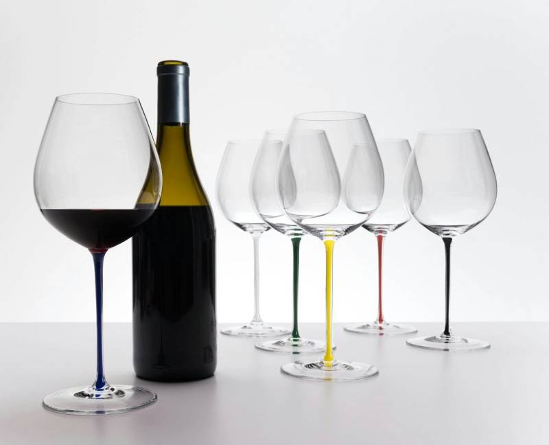 RIEDEL THE WINE GLASS COMPANY Rotweinglas Riedel Fatto A Mano Rotweinglas Pinot Noir, Kristallglas von RIEDEL THE WINE GLASS COMPANY