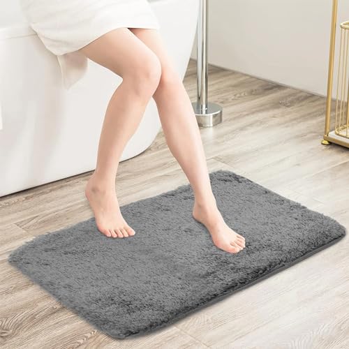 RISVOWO Badezimmerteppich Waschbar, Badematte rutschfest, 40x60CM Duschvorleger, Flauschige Hochflor Badteppich Mikrofaser Badvorleger, Absorbierender Badezimmer für Dusche, Badewannen, WC(Grau) von RISVOWO