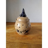 Handgefertigte Keramik Knoblauchdose Belüftete Küchenaufbewahrung von RIchmanPottery
