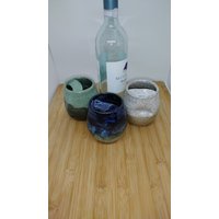 Handgefertigter Schnurrbartschutz Aus Steinzeug-Keramik, Stielloses Weinglas, Cocktailglas Mit Fingergriff von RIchmanPottery