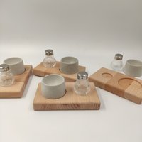 Beton-Eierbecher Set Auf Buchenholz Brettchen von RKDesignAT