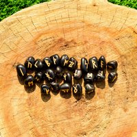Schwarze Turmalin Runen Steine Geschenkset Holunder Futhrak Set Edelstein Wahrsage Spirituelle Heilsteine Und von RKGEMSANDJEWELSIN