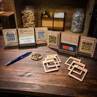 Visitenkartenhalter Mit Social Media Qrcode Areas von RKLEDesigns