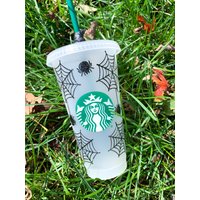 Spinnennetz Starbucks Venti Kalte Tasse | Benutzerdefinierte Halloween Kaltschale Hexe Bitte Plastik Kalttasse von RKcreationsByRachel
