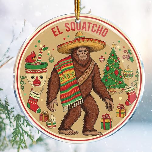 Weihnachtsschmuck – 9,1 cm Acryl – Gag Freche Geschenke – weißer Elefant – Strumpffüller (El Squatcho 1 – Wächter der Wüste: Bigfoot, Sasquatch und El Squatcho mexikanischer Stil) von ROCI
