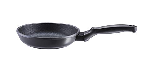RÖSLE CADINI Bratpfanne, Hochwertige Aluminiumgusspfanne mit kratzfester Antihaftversiegelung ProResist, recyceltes Aluminium, induktionsgeeignet, spülmaschinengeeignet, 20 cm RÖSLE CADINI Bratpfanne, Hochwertige Aluminiumgusspfanne mit kratzfester Antihaftversiegelung ProResist, recyceltes Aluminium, induktionsgeeignet, spülmaschinengeeignet, 20 cm von RÖSLE